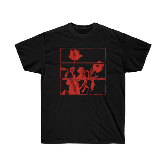 Red Roses shirt Pastel Goth tee Gothic T-shirt Soft Grunge Urban Streetwear Alternative Fashion japanese shirt Minimalist Street Wear Japan